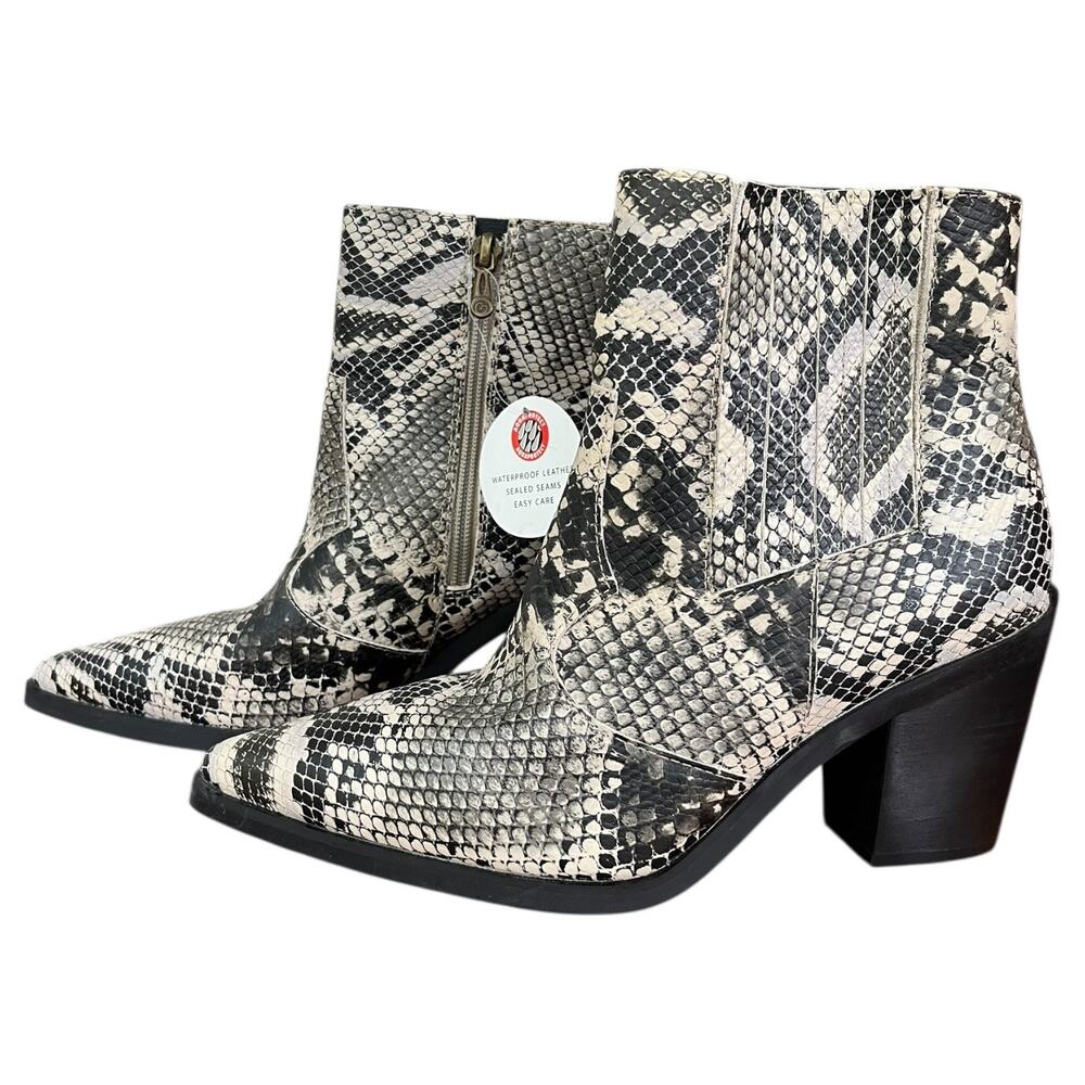 Blondo Rain Boots Waterproof Snakeskin Ankle Side Zip Rubber Size 8.5 NEW